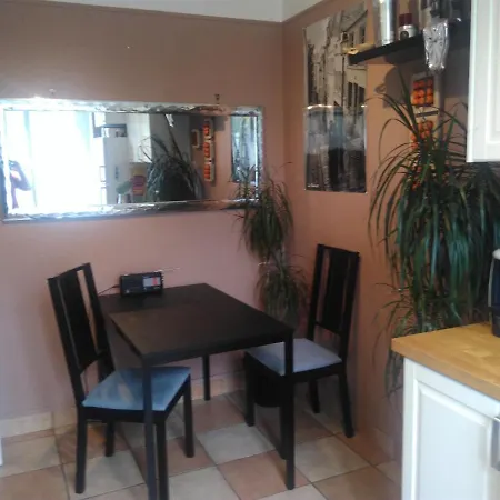 14e Calme 30m2- Cuisine -métro Glacière